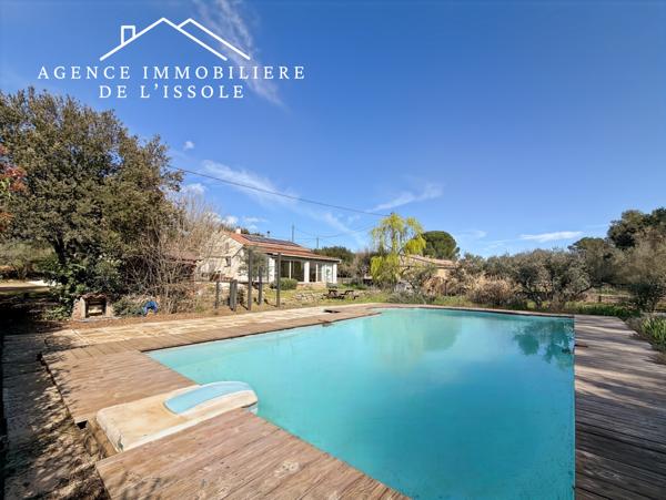 Flassans-sur-Issole (83340) Maison 107m², 1330m² de terrain, piscine, deux chambres et un bureau, au calme