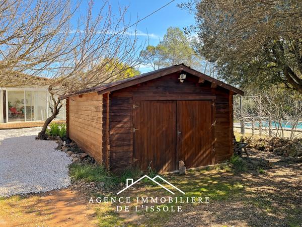 Flassans-sur-Issole (83340) Maison 107m², 1330m² de terrain, piscine, deux chambres et un bureau, au calme