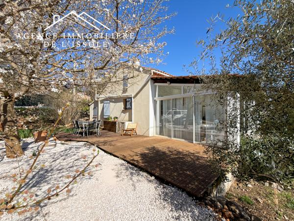 Flassans-sur-Issole (83340) Maison 107m², 1330m² de terrain, piscine, deux chambres et un bureau, au calme