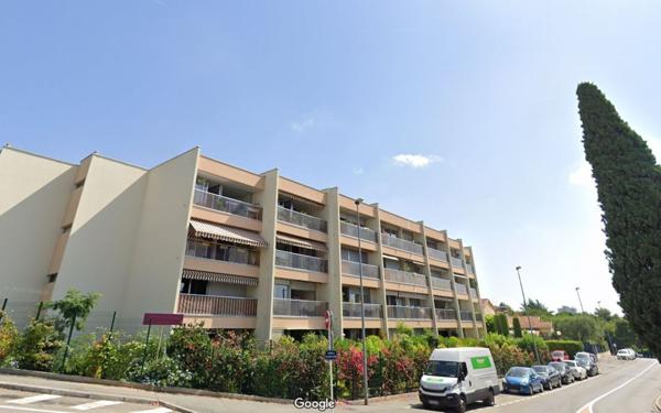Appartement à louer    2 pièces • 72,12 m2 Antibes
