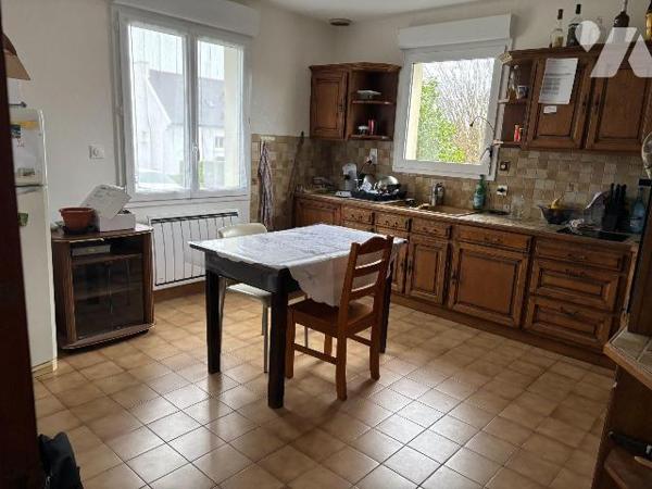 Maison a Vendre à BRIEC, en Finistère Sud (29), en EXCLUSIVITE, Centre Ville, au Calme en impas...