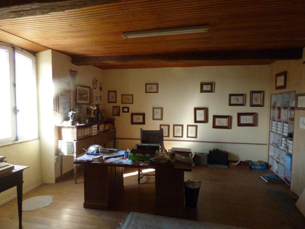 Maison de maître de 300 m² sur terrain 13540 m², 4 chambres, gîte