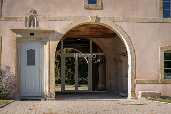Superbe propriété et terrain attenant -box à chevaux