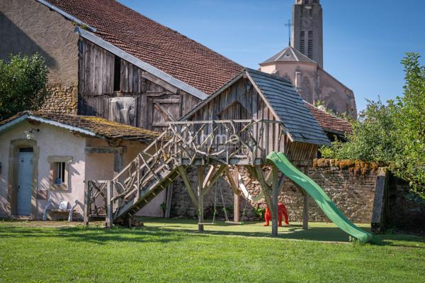Superbe propriété et terrain attenant -box à chevaux