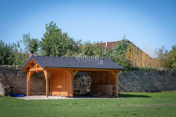 Superbe propriété et terrain attenant -box à chevaux