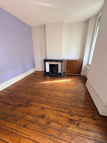Location                                                      Appartement
                        
                     2 pièces                      50 m2                     à Valence