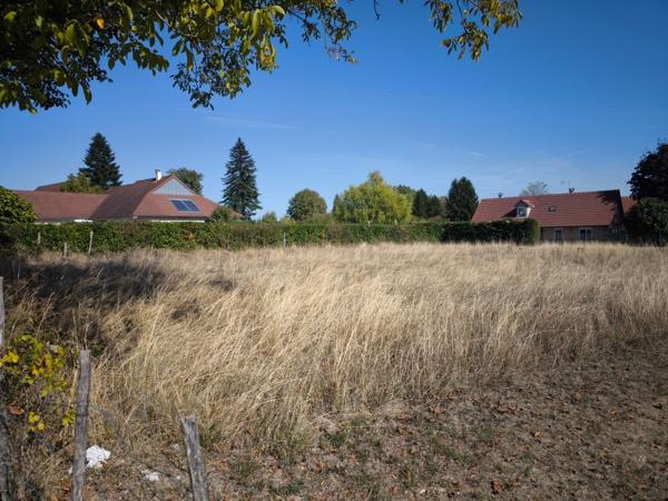 TERRAIN CONSTRUCTIBLE PLAT DE 1551 M2