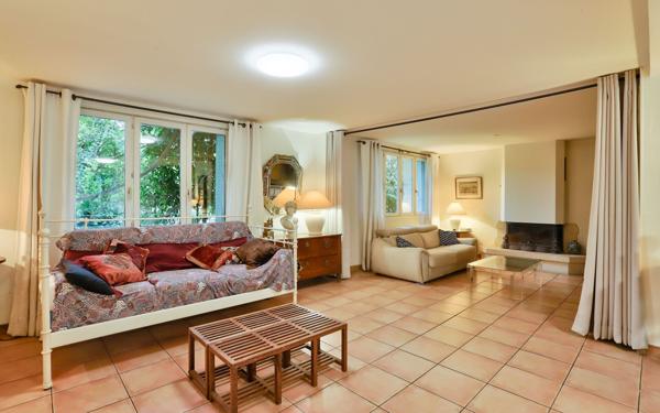 Maison à vendre    6 pièces •  Tassin-la-Demi-Lune