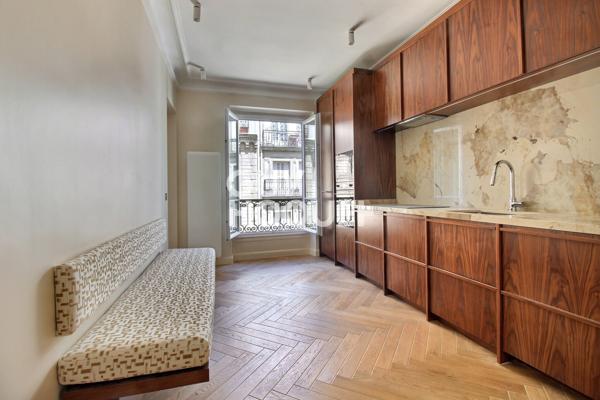 Magnifique appartement rue Milton - Rénové par architecte - Lumineux et Calme - 95.45 m²