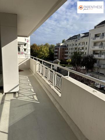 Saint Maur : appartement 2 chambres, garage et terrasse