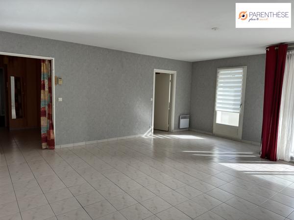 Saint Maur : appartement 2 chambres, garage et terrasse