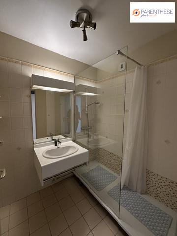 Saint Maur : appartement 2 chambres, garage et terrasse