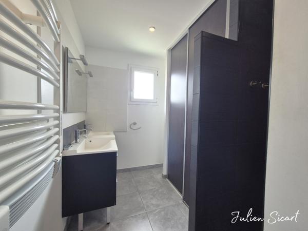 Maison contemporaine ossature bois 135 m² – DPE A – Piscine – Terrain 573 m²