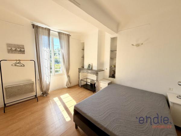 DRAGUIGNAN JOLI T2 LUMINEUX