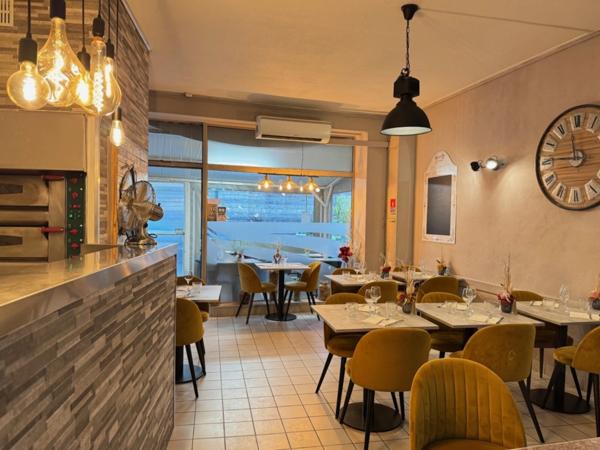 Dpt Saône et Loire (71), à vendre proche de PARAY LE MONIAL restaurant