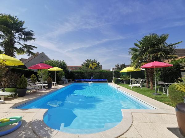 Maison avec PISCINE 625 000 € ** - Référence 1307