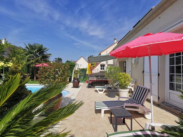 Maison avec PISCINE 625 000 € ** - Référence 1307