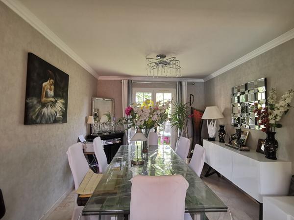 Maison avec PISCINE 625 000 € ** - Référence 1307