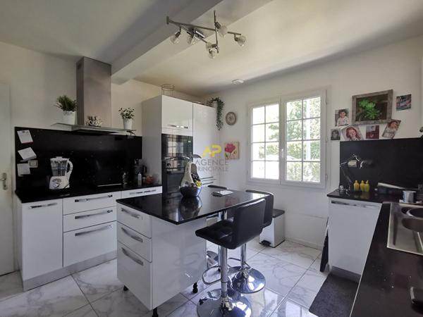 Maison avec PISCINE 625 000 € ** - Référence 1307