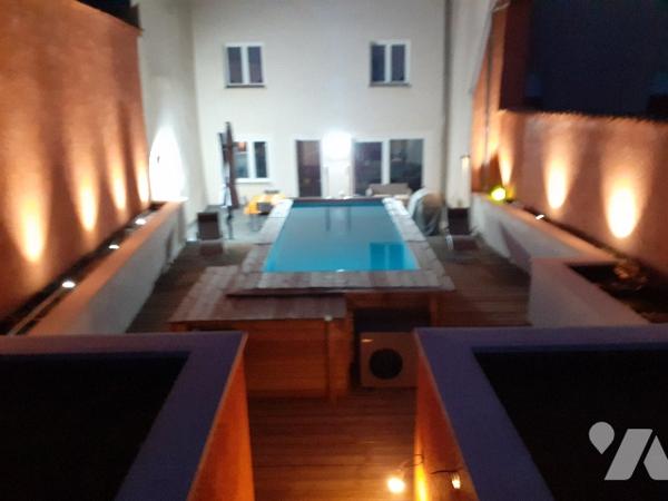 Grande maison de village clé en main avec piscine et terrain