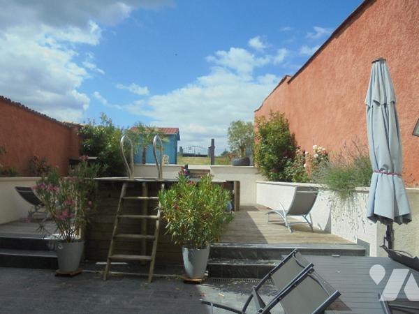 Grande maison de village clé en main avec piscine et terrain