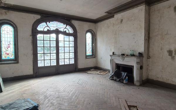 Immeuble à vendre    4 pièces • 400 m2 Mont-de-Marsan