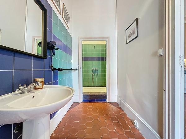 A SAISIR :Maison De Maître de 12 pièces à MARSILLARGUES (34) : IDEAL INVESTISSEURS ET CHAMBRES D'HÖTES/HOTELLERIE