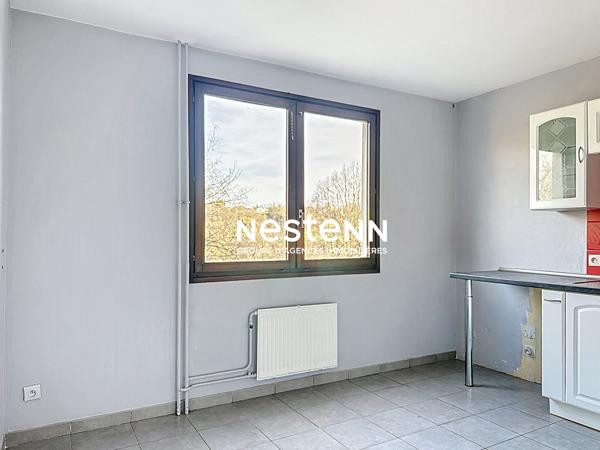 SATHONAY CAMP APPARTEMENT 3 PIÈCES AVEC BALCON, PLACE DE PARKING ET CAVE