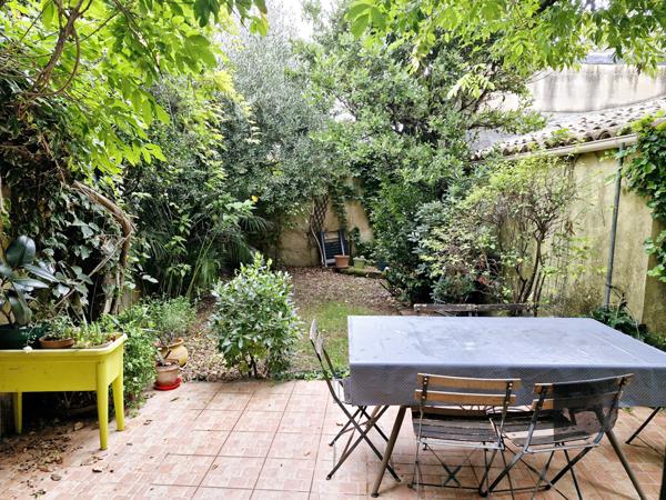 Courthézon (84350) Charmante maison de village de 132 m2 avec jardin