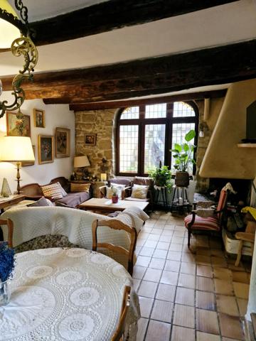 Courthézon (84350) Charmante maison de village de 132 m2 avec jardin