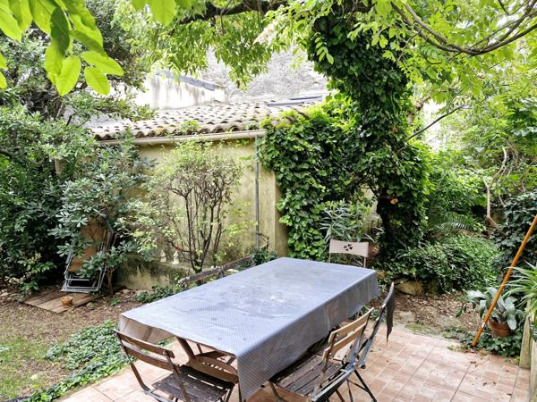 Courthézon (84350) Charmante maison de village de 132 m2 avec jardin