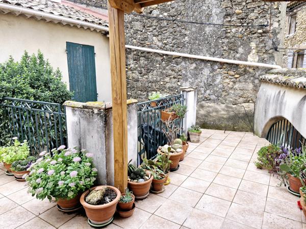 Courthézon (84350) Charmante maison de village de 132 m2 avec jardin