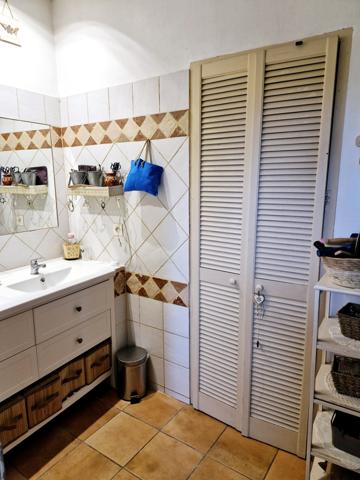 Courthézon (84350) Charmante maison de village de 132 m2 avec jardin