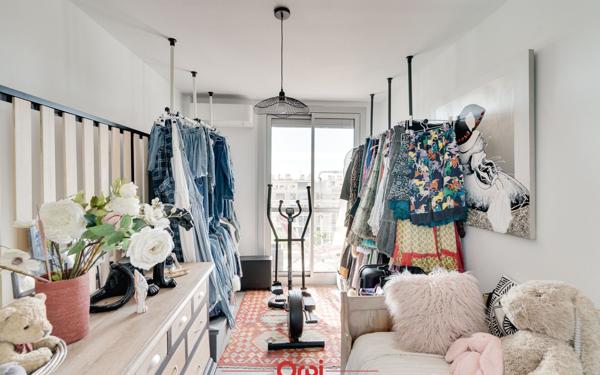 Appartement à vendre    4 pièces • 87,88 m2 Marseille 9