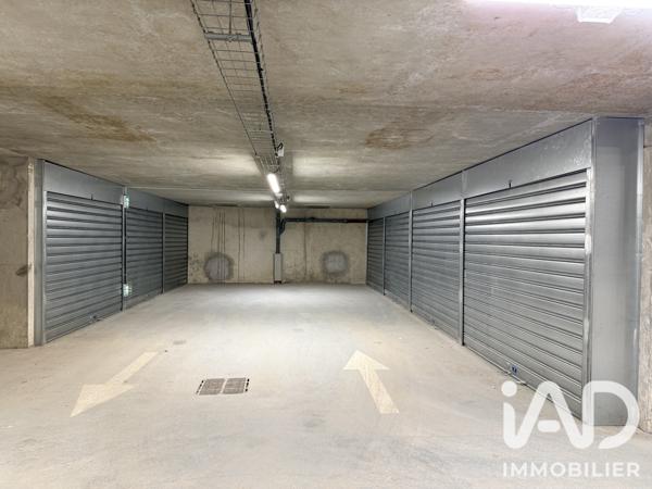 Parking à vendre 200 m² Paris 19