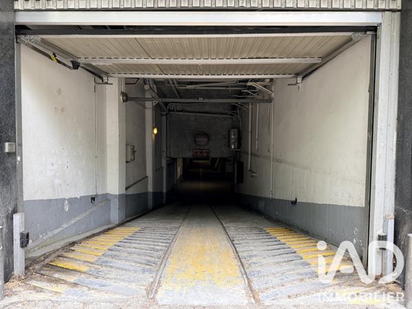 Parking à vendre 200 m² Paris 19