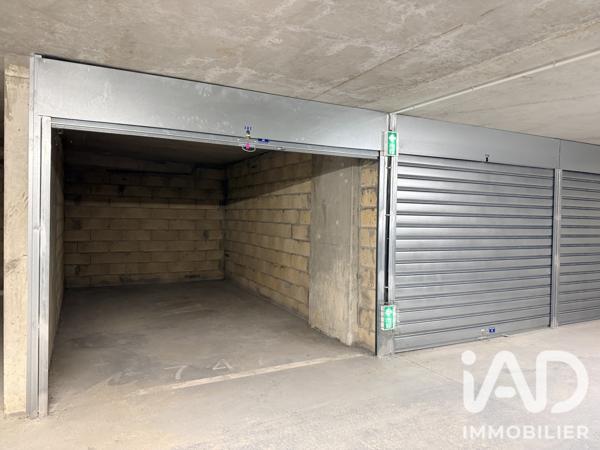 Parking à vendre 200 m² Paris 19