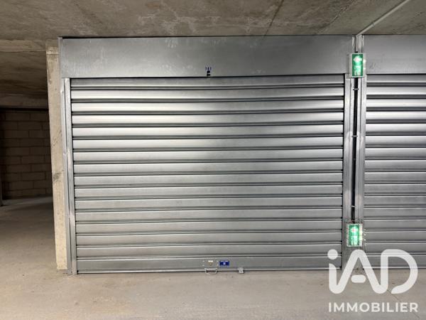 Parking à vendre 200 m² Paris 19