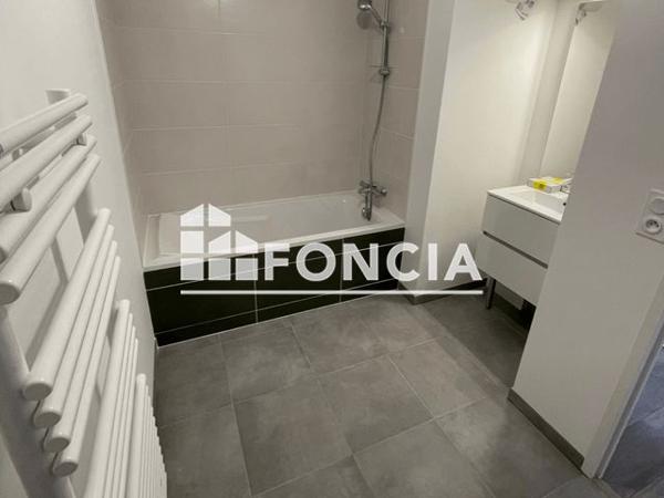 Location Appartement 3 pièces 67.8 m² - 10 RUE D'ORSON Chartres De Bretagne 35131