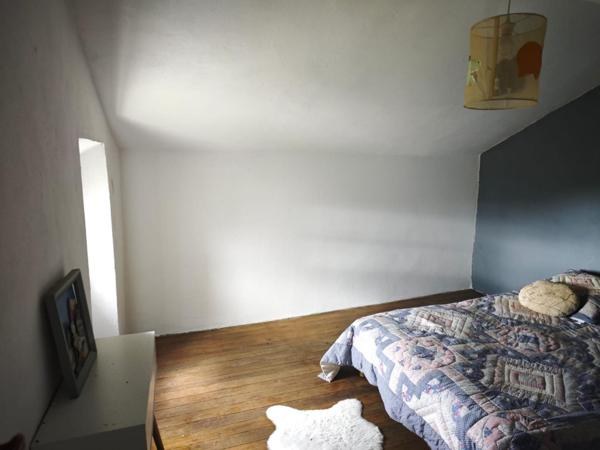 Charme rustique et potentiel caché : une maison à faire revivre