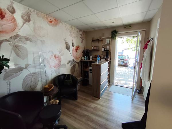 Local commercial Marignane 3 pièce(s) 30 m2