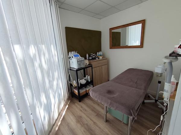 Local commercial Marignane 3 pièce(s) 30 m2