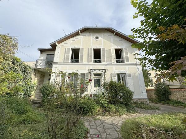 Champigny sur Marne - Mairie - Ensemble Immobilier de 400m² sur 909m²