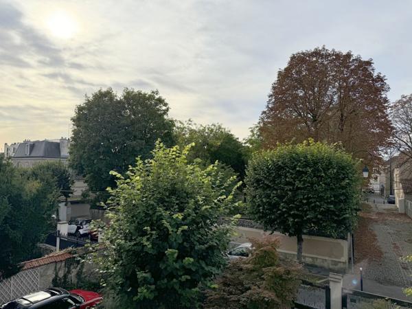 Champigny sur Marne - Mairie - Ensemble Immobilier de 400m² sur 909m²