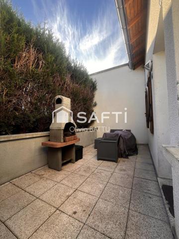 Venez découvrir un ensemble immobiler avec 2 appartements et panneaux solaires de 6 KW