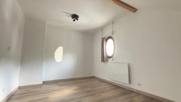 Duplex 102m2 rénové - 5 pièces - 3 chambres - balcon avec vue montagnes - proximité stations de ski