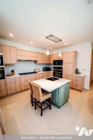 Maison à vendre à Anglefort dans l'Ain (01350) : découvrez cette maison composée de 8 pièces d'...