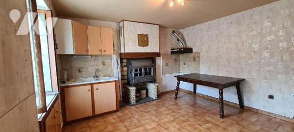 Maison à vendre à Anglefort dans l'Ain (01350) : découvrez cette maison composée de 8 pièces d'...