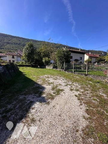 Maison à vendre à Anglefort dans l'Ain (01350) : découvrez cette maison composée de 8 pièces d'...