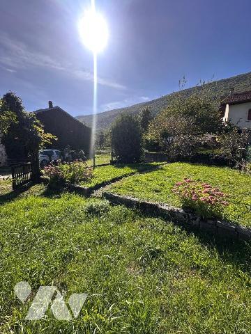Maison à vendre à Anglefort dans l'Ain (01350) : découvrez cette maison composée de 8 pièces d'...